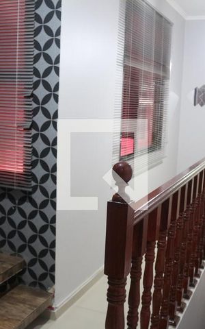 Casa à venda com 270m², 4 quartos e 3 vagasEscada