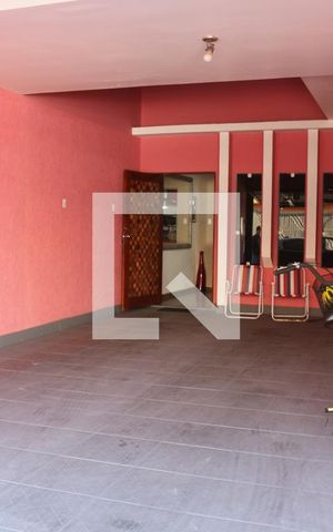 Casa à venda com 270m², 4 quartos e 3 vagasGaragem