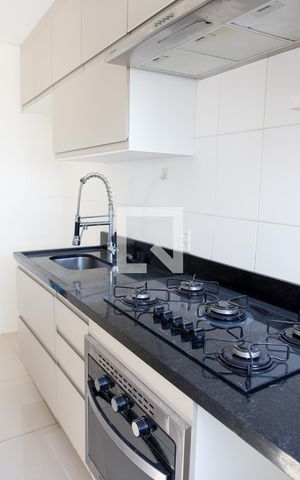 Apartamento à venda com 45m², 2 quartos e 1 vaga Apartamento à venda com 45m², 2 quartos e 1 vagaCozinha