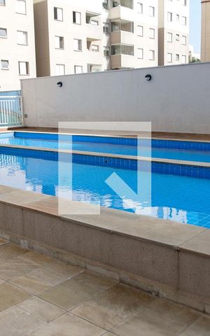 Apartamento à venda com 45m², 2 quartos e 1 vaga Apartamento à venda com 45m², 2 quartos e 1 vagaÁrea comum - Piscina