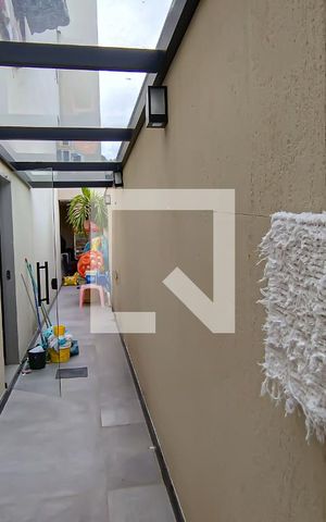 Casa à venda com 230m², 4 quartos e 2 vagas Casa à venda com 230m², 4 quartos e 2 vagascorredor