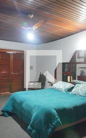Casa à venda com 230m², 4 quartos e 3 vagas Casa à venda com 230m², 4 quartos e 3 vagasQuarto 1