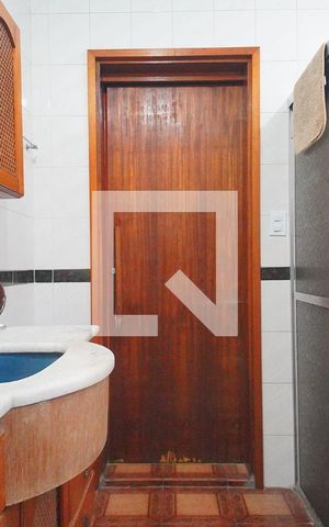 Casa à venda com 230m², 4 quartos e 3 vagas Casa à venda com 230m², 4 quartos e 3 vagasBanheiro 2