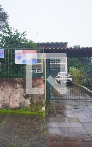 Casa à venda com 230m², 4 quartos e 3 vagas Casa à venda com 230m², 4 quartos e 3 vagasFachada