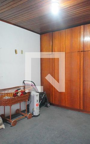 Casa à venda com 230m², 4 quartos e 3 vagas Casa à venda com 230m², 4 quartos e 3 vagasQuarto 2