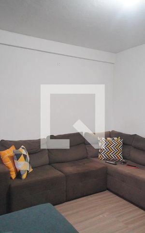 Casa à venda com 230m², 4 quartos e 3 vagas Casa à venda com 230m², 4 quartos e 3 vagasSala