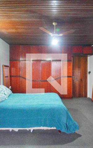 Casa à venda com 230m², 4 quartos e 3 vagas Casa à venda com 230m², 4 quartos e 3 vagasQuarto 1