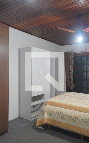 Casa à venda com 230m², 4 quartos e 3 vagas Casa à venda com 230m², 4 quartos e 3 vagasQuarto 3