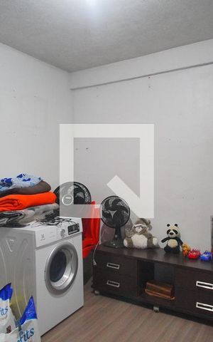 Casa à venda com 230m², 4 quartos e 3 vagas Casa à venda com 230m², 4 quartos e 3 vagasQuarto 4