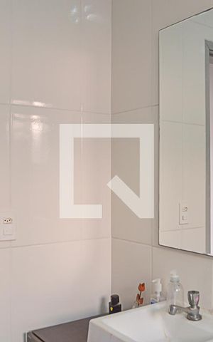 Casa à venda com 179m², 4 quartos e 2 vagas Casa à venda com 179m², 4 quartos e 2 vagasBanheiro 1