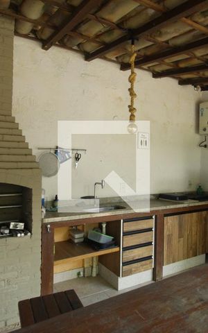 Casa à venda com 700m², 4 quartos e 4 vagasQuintal - Churrasqueira