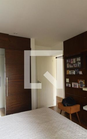 Casa à venda com 700m², 4 quartos e 4 vagasSuíte