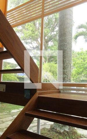 Casa à venda com 700m², 4 quartos e 4 vagasEscada
