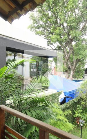 Casa à venda com 700m², 4 quartos e 4 vagasVaranda do quarto 1