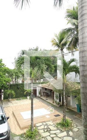 Casa à venda com 700m², 4 quartos e 4 vagasVaranda do quarto 1