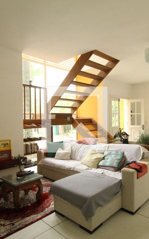 Casa à venda com 700m², 4 quartos e 4 vagasSala