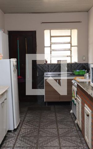 Casa à venda com 130m², 2 quartos e 2 vagasCozinha