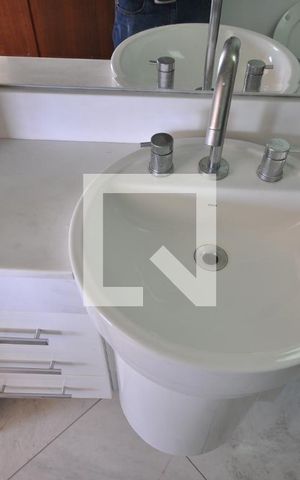 Casa para alugar com 600m², 4 quartos e 4 vagasBanheiro 1 da Suíte Master