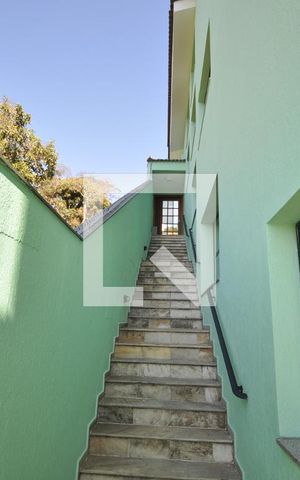 Casa para alugar com 600m², 4 quartos e 4 vagasEntrada de serviço