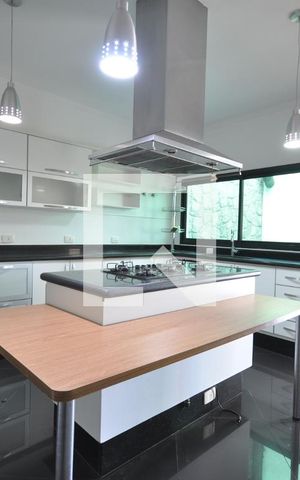 Casa para alugar com 600m², 4 quartos e 4 vagasCozinha