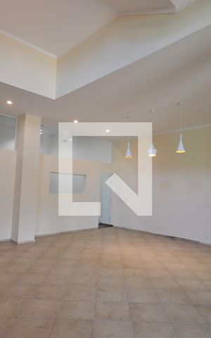 Casa para alugar com 600m², 4 quartos e 4 vagasSalão de Festas