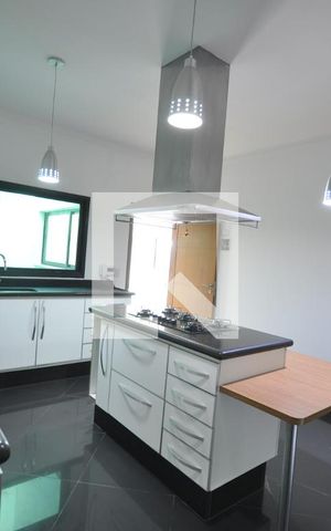 Casa para alugar com 600m², 4 quartos e 4 vagasCozinha