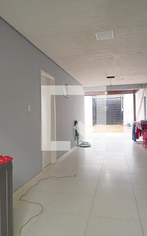 Casa à venda com 220m², 2 quartos e 4 vagas Casa à venda com 220m², 2 quartos e 4 vagasÁrea de Serviço