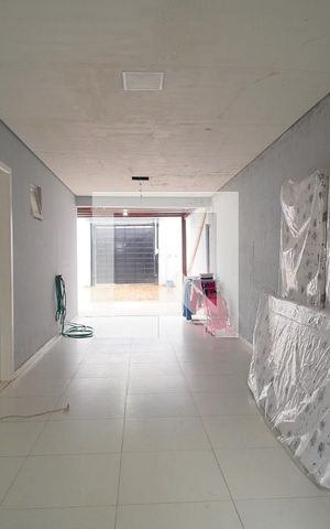 Casa à venda com 220m², 2 quartos e 4 vagas Casa à venda com 220m², 2 quartos e 4 vagasGaragem