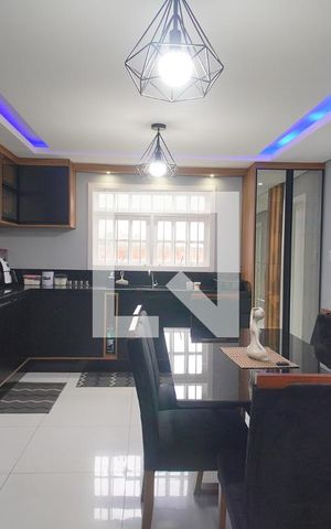Casa à venda com 220m², 2 quartos e 4 vagas Casa à venda com 220m², 2 quartos e 4 vagasCozinha