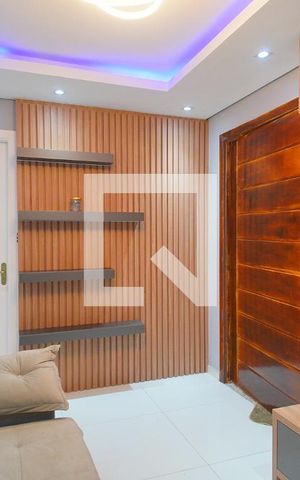 Casa à venda com 220m², 2 quartos e 4 vagas Casa à venda com 220m², 2 quartos e 4 vagasSala