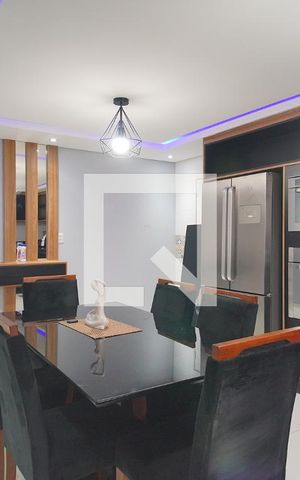 Casa à venda com 220m², 2 quartos e 4 vagas Casa à venda com 220m², 2 quartos e 4 vagasCozinha