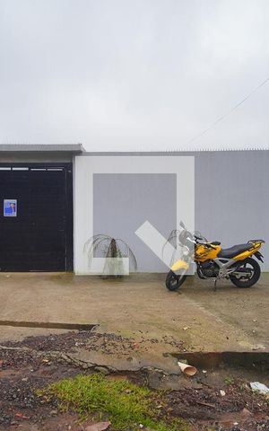 Casa à venda com 220m², 2 quartos e 4 vagas Casa à venda com 220m², 2 quartos e 4 vagasFachada