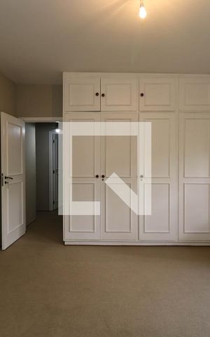 Casa para alugar com 355m², 6 quartos e 4 vagas Casa para alugar com 355m², 6 quartos e 4 vagasQuarto 4