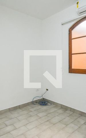 Casa à venda com 220m², 3 quartos e 4 vagasQuarto de Serviço
