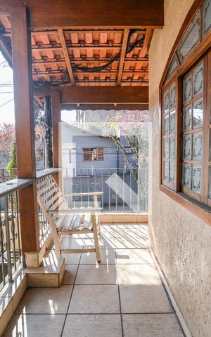 Casa à venda com 220m², 3 quartos e 4 vagasVaranda