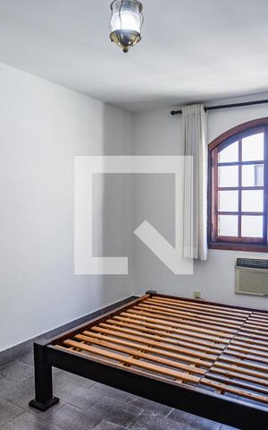 Casa à venda com 220m², 3 quartos e 4 vagasQuarto Suíte