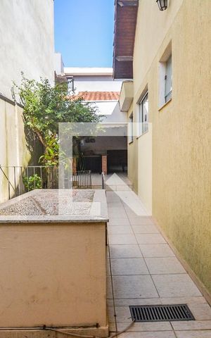 Casa à venda com 220m², 3 quartos e 4 vagasQuintal