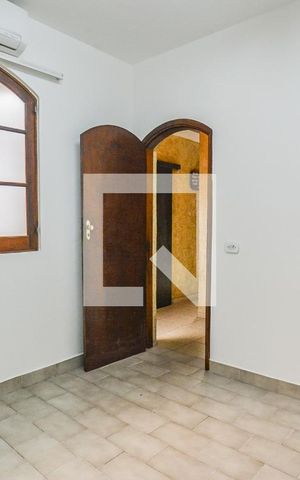 Casa à venda com 220m², 3 quartos e 4 vagasQuarto de Serviço