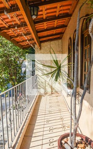 Casa à venda com 220m², 3 quartos e 4 vagasVaranda