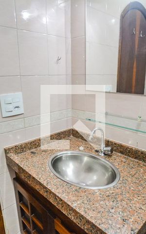 Casa à venda com 220m², 3 quartos e 4 vagasBanheiro da Suíte