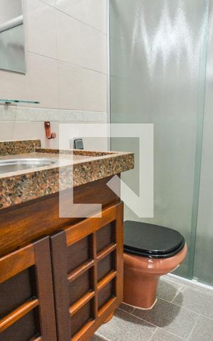 Casa à venda com 220m², 3 quartos e 4 vagasBanheiro da Suíte
