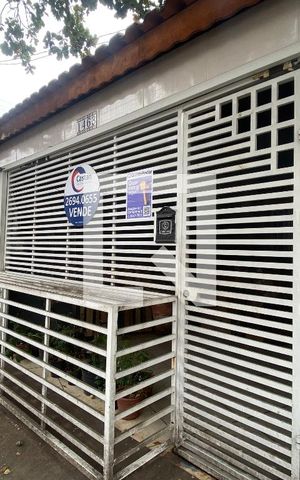 Casa à venda com 120m², 3 quartos e 1 vaga Casa à venda com 120m², 3 quartos e 1 vagaFachada