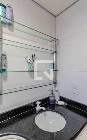 Apartamento para alugar com 56m², 2 quartos e 1 vaga Apartamento para alugar com 56m², 2 quartos e 1 vagaBanheiro