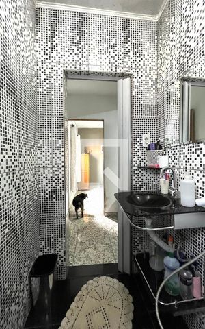 Casa à venda com 120m², 2 quartos e 1 vaga Casa à venda com 120m², 2 quartos e 1 vagaBanheiro da Suíte 1