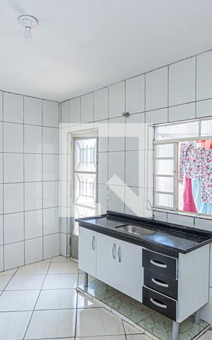 Casa para alugar com 75m², 2 quartos e 1 vaga Casa para alugar com 75m², 2 quartos e 1 vagaCozinha