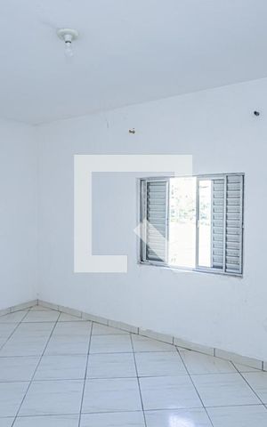 Casa para alugar com 75m², 2 quartos e 1 vaga Casa para alugar com 75m², 2 quartos e 1 vagaQuarto