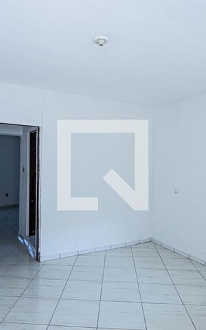 Casa para alugar com 75m², 2 quartos e 1 vaga Casa para alugar com 75m², 2 quartos e 1 vagaSala