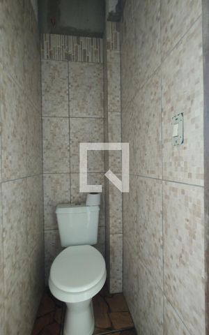 Casa de condomínio à venda com 250m², 4 quartos e 2 vagasPiscina - Banheiro