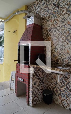 Casa de condomínio à venda com 250m², 4 quartos e 2 vagas Casa de condomínio à venda com 250m², 4 quartos e 2 vagasChurrasqueira