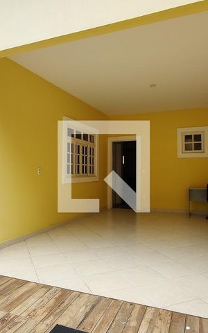 Casa de condomínio à venda com 250m², 4 quartos e 2 vagas Casa de condomínio à venda com 250m², 4 quartos e 2 vagasGaragem